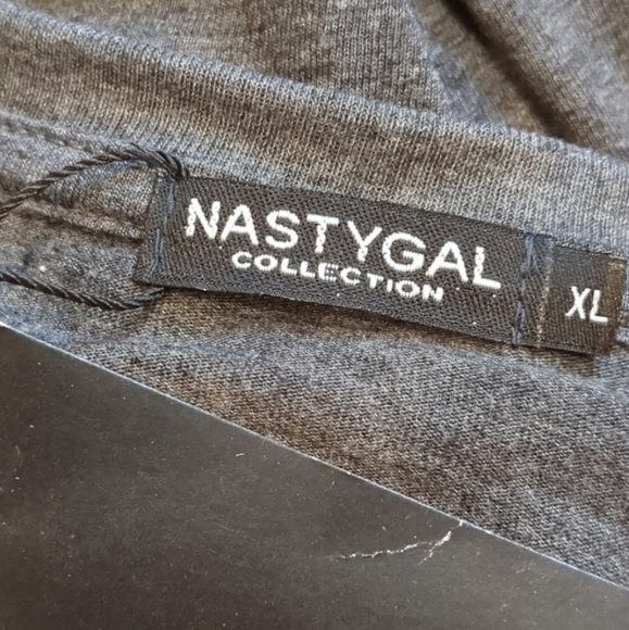 Nasty Gal Short Sleeve Spill the Oversized Tee in Charcoal Gray size XL - Picture 3 of 5